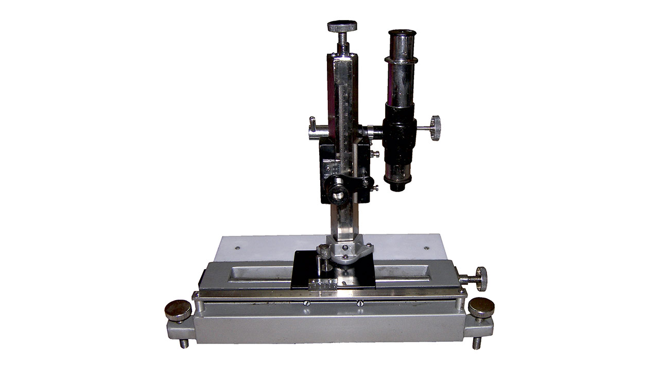 Horizontal Lab Microscope Horizontal & Vertical Travelling Microscope - Education